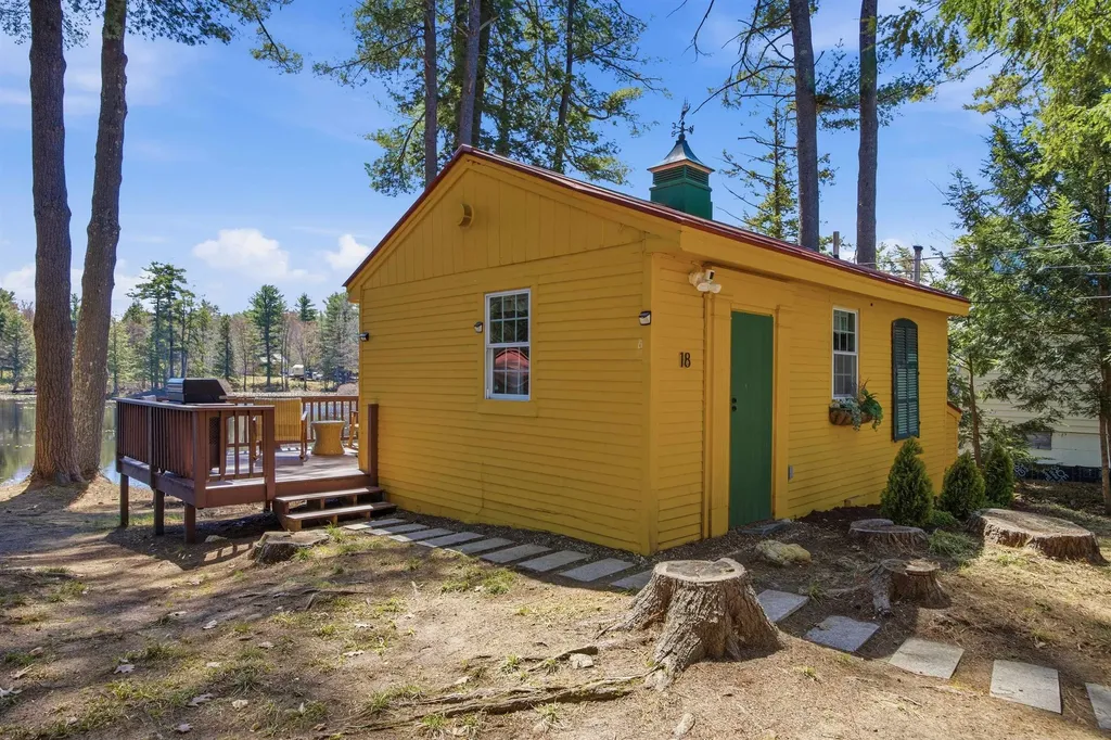 18 Holt Drive Deerfield NH 03037