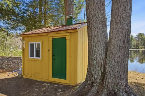 18 Holt Drive Deerfield NH 03037
