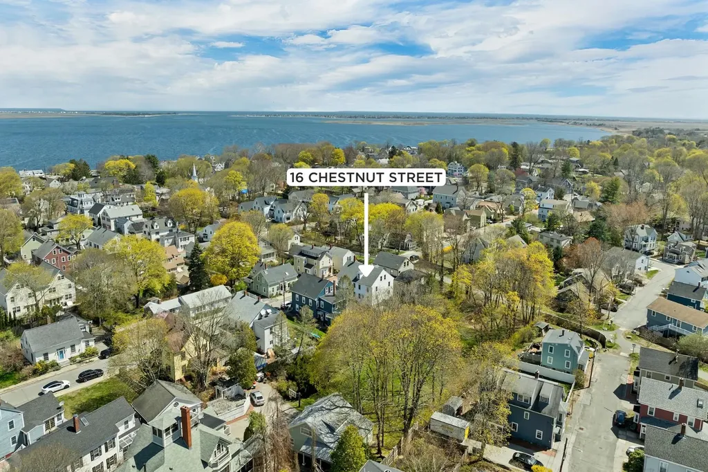 16 Chestnut Street Newburyport MA 01950