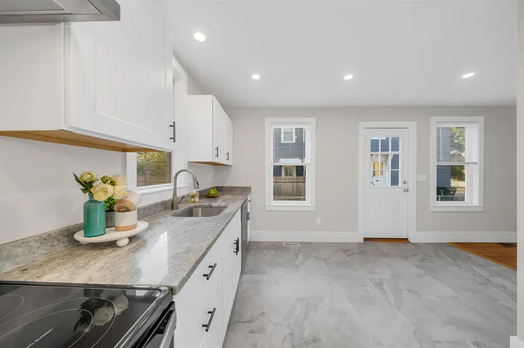 16 Chestnut Street Newburyport MA 01950