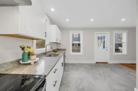 16 Chestnut Street Newburyport MA 01950