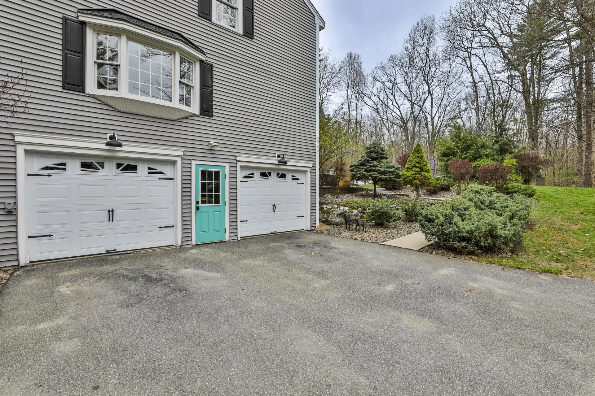 7 Drake Lane Derry NH 03038