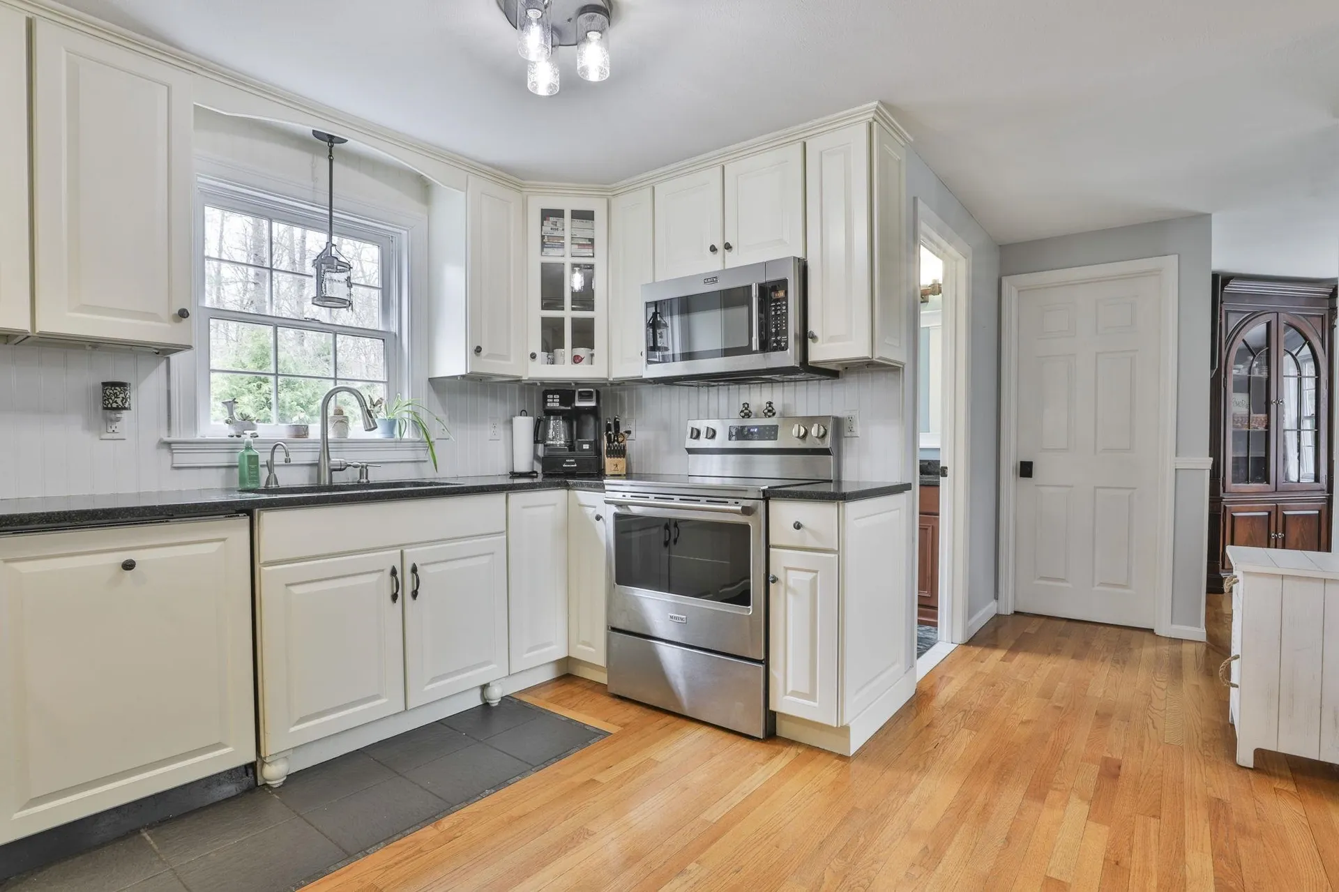 7 Drake Lane Derry NH 03038
