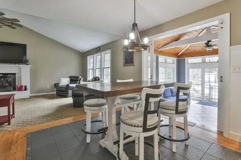 7 Drake Lane Derry NH 03038