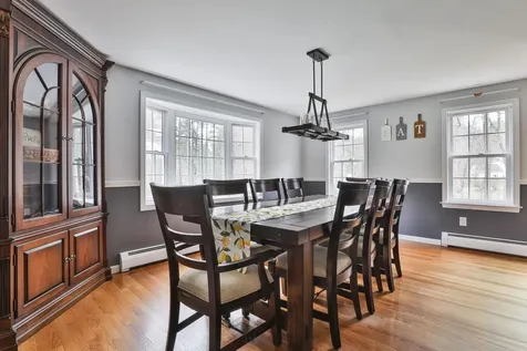 7 Drake Lane Derry NH 03038