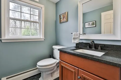 7 Drake Lane Derry NH 03038