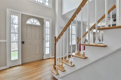 7 Drake Lane Derry NH 03038