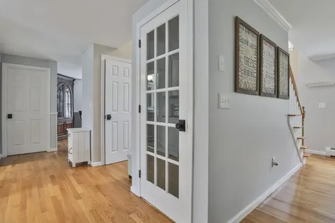 7 Drake Lane Derry NH 03038
