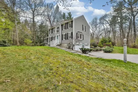 7 Drake Lane Derry NH 03038