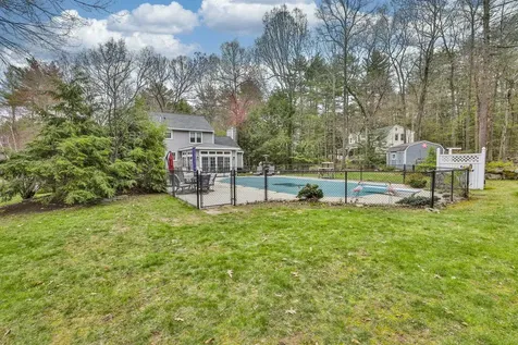 7 Drake Lane Derry NH 03038