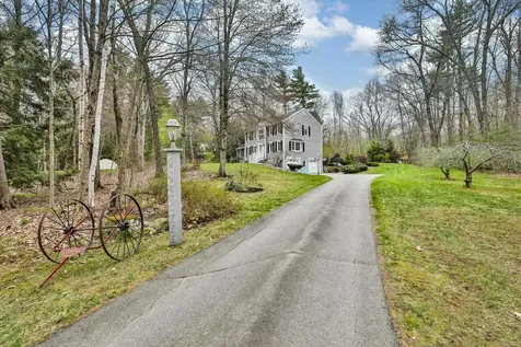 7 Drake Lane Derry NH 03038