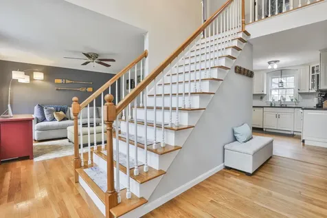 7 Drake Lane Derry NH 03038