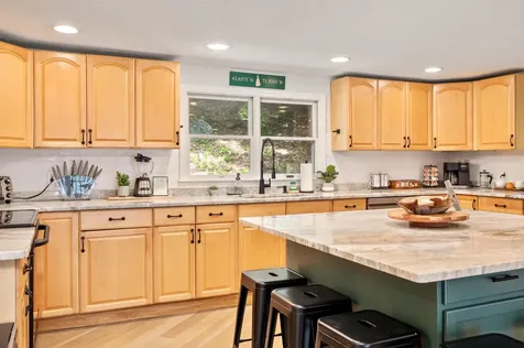 56 Old Hubbard Road Meredith NH 03253
