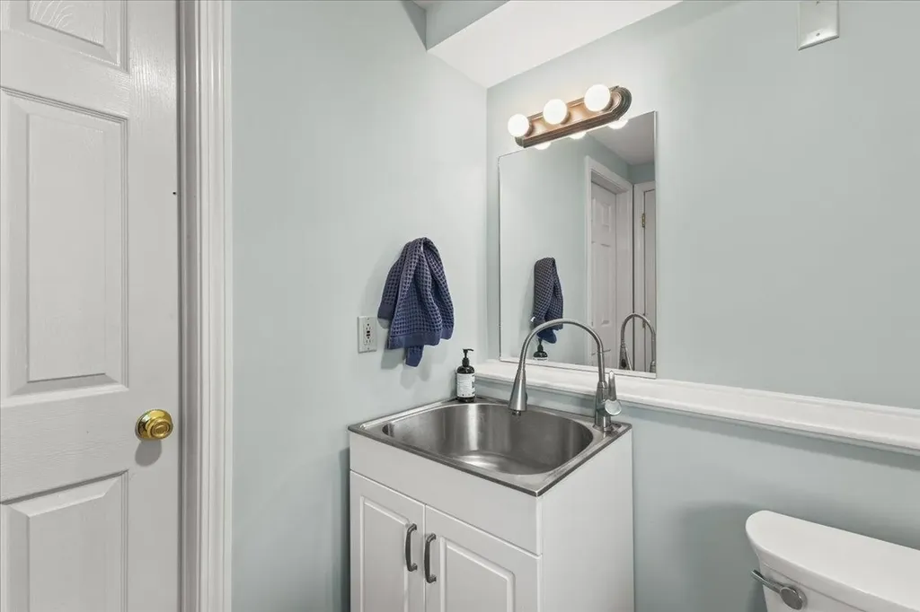 16 Joseph Lane Essex VT 05452