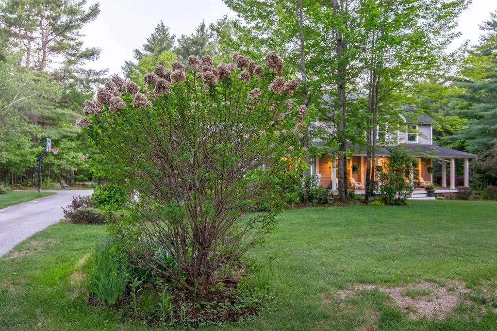 208 Benjamin Wentworth Drive Tamworth NH 03817