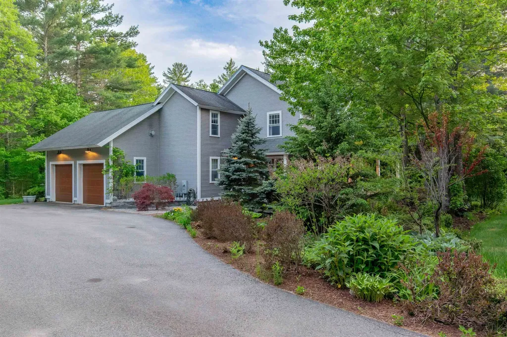208 Benjamin Wentworth Drive Tamworth NH 03817