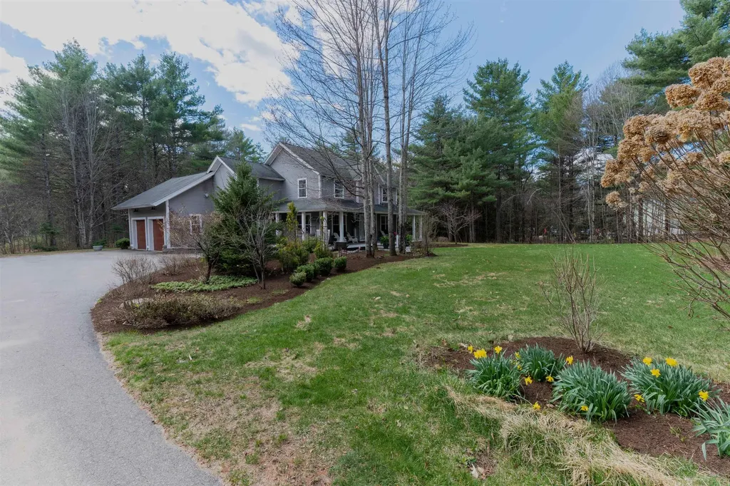 208 Benjamin Wentworth Drive Tamworth NH 03817