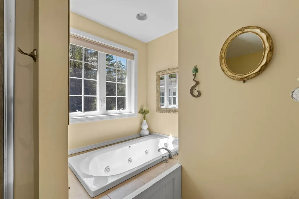 208 Benjamin Wentworth Drive Tamworth NH 03817