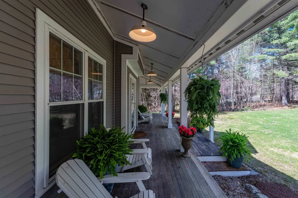208 Benjamin Wentworth Drive Tamworth NH 03817