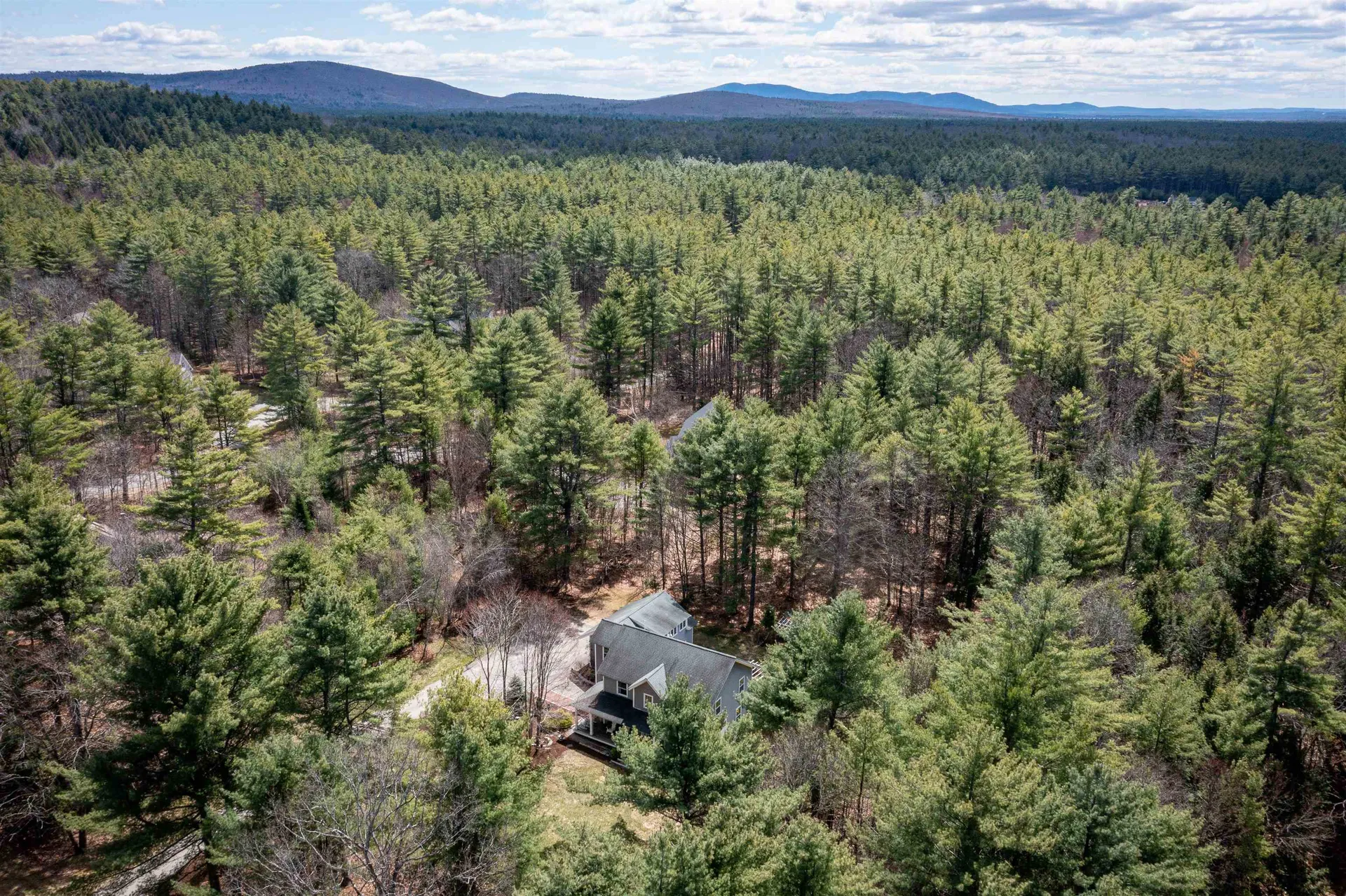 208 Benjamin Wentworth Drive Tamworth NH 03817