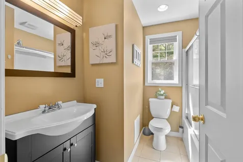 208 Benjamin Wentworth Drive Tamworth NH 03817