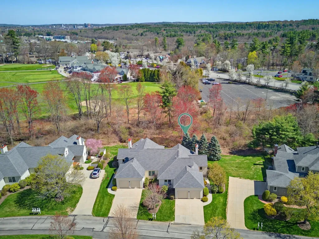9 Pebble Beach Drive Bedford NH 03110