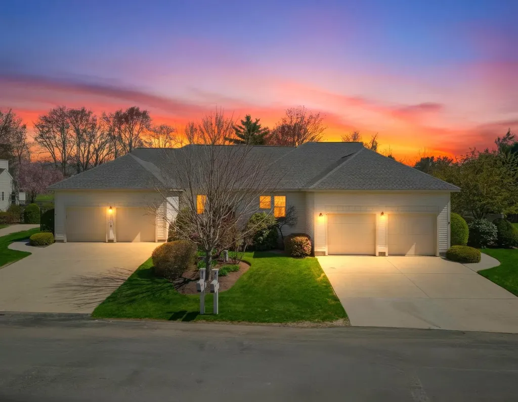 9 Pebble Beach Drive Bedford NH 03110
