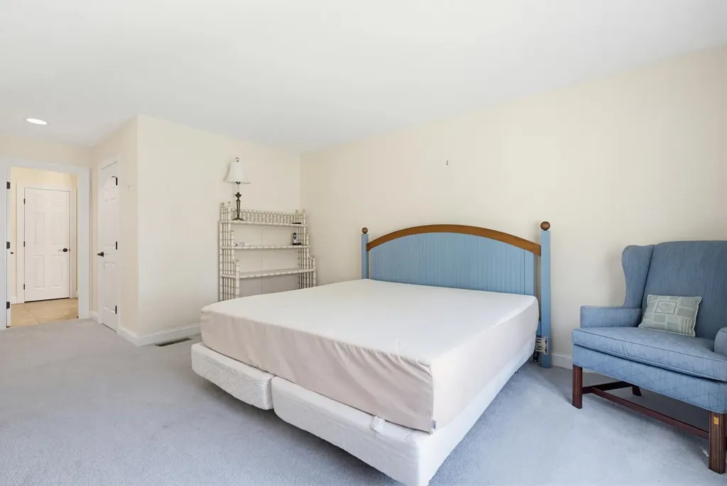 9 Pebble Beach Drive Bedford NH 03110