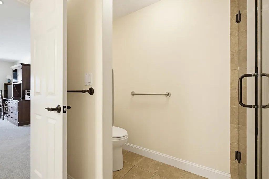 9 Pebble Beach Drive Bedford NH 03110