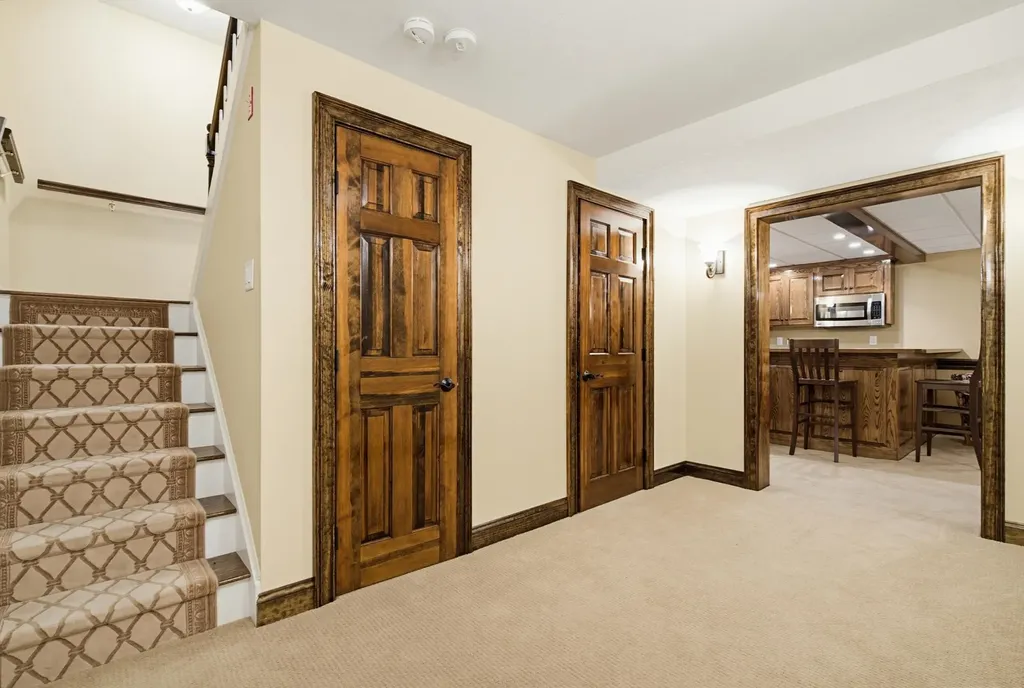 9 Pebble Beach Drive Bedford NH 03110