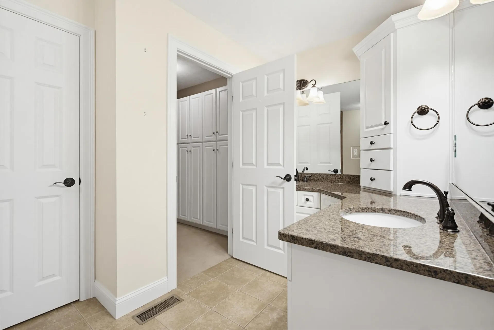 9 Pebble Beach Drive Bedford NH 03110