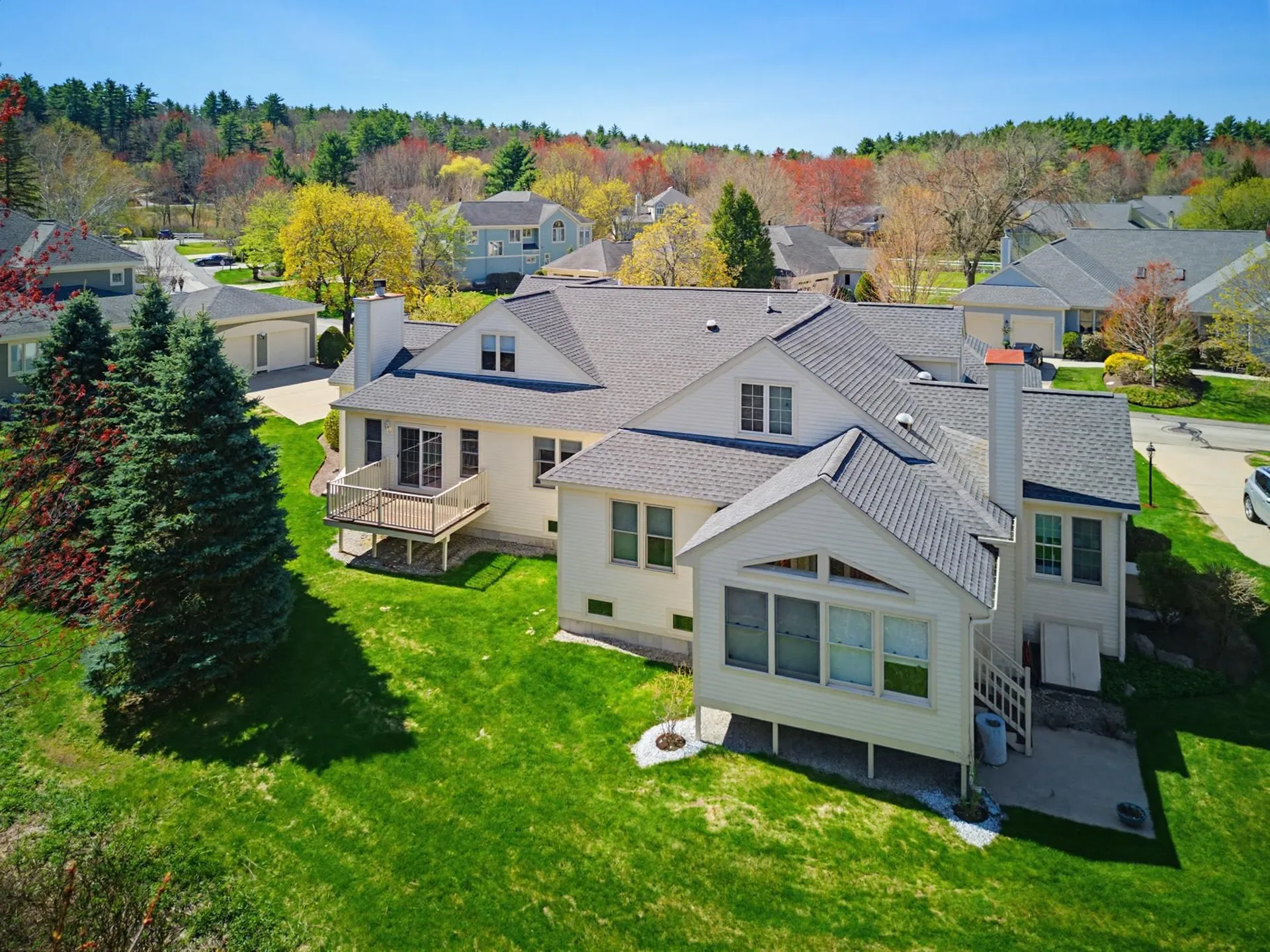 9 Pebble Beach Drive Bedford NH 03110