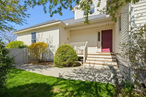 9 Pebble Beach Drive Bedford NH 03110