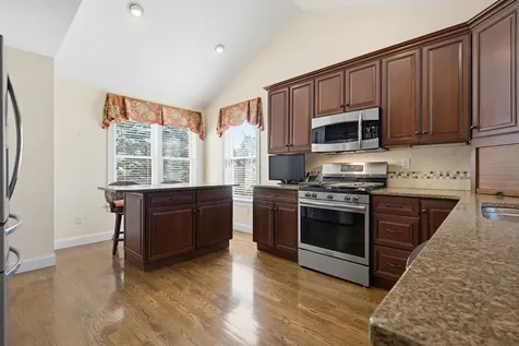 9 Pebble Beach Drive Bedford NH 03110