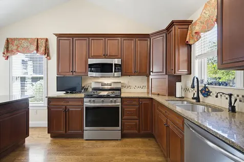 9 Pebble Beach Drive Bedford NH 03110