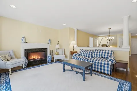 9 Pebble Beach Drive Bedford NH 03110