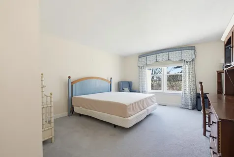 9 Pebble Beach Drive Bedford NH 03110