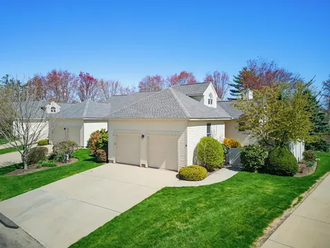 9 Pebble Beach Drive Bedford NH 03110