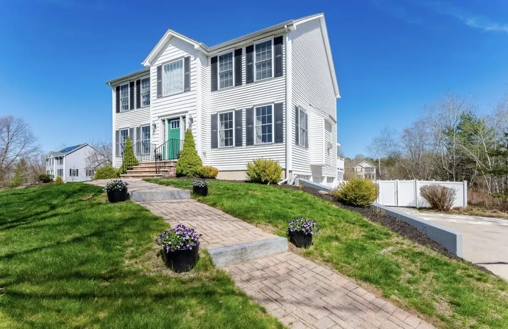 37 Ezras Way Dover NH 03820
