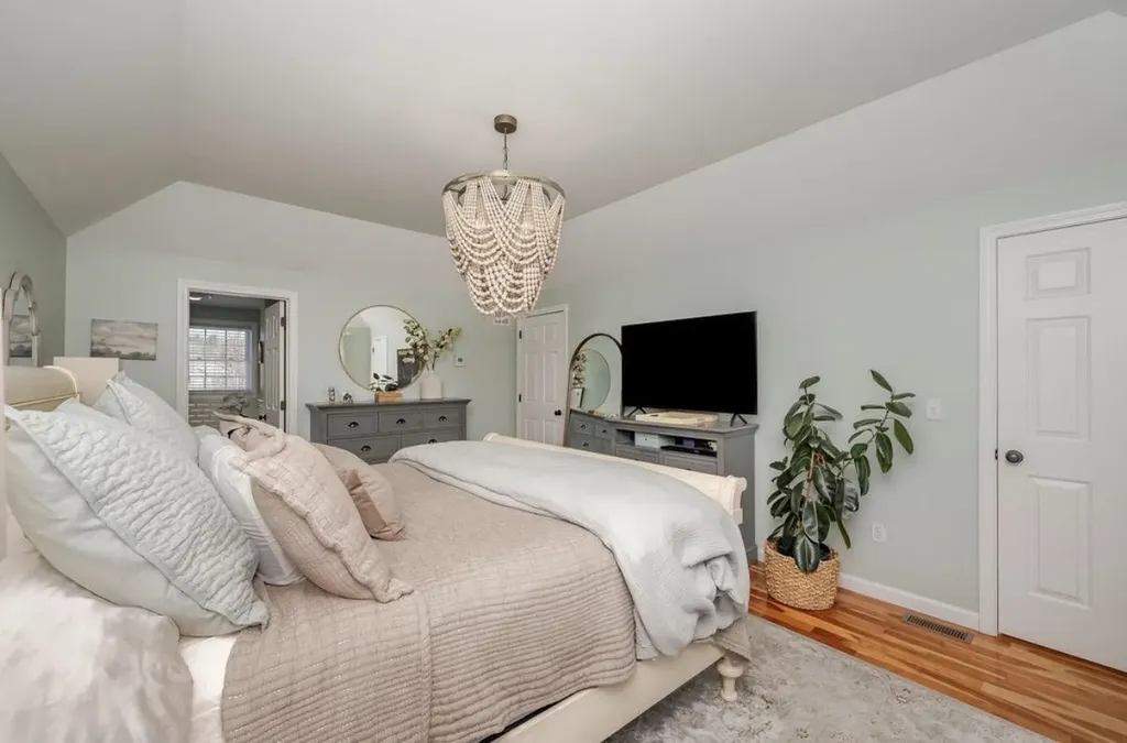 37 Ezras Way Dover NH 03820
