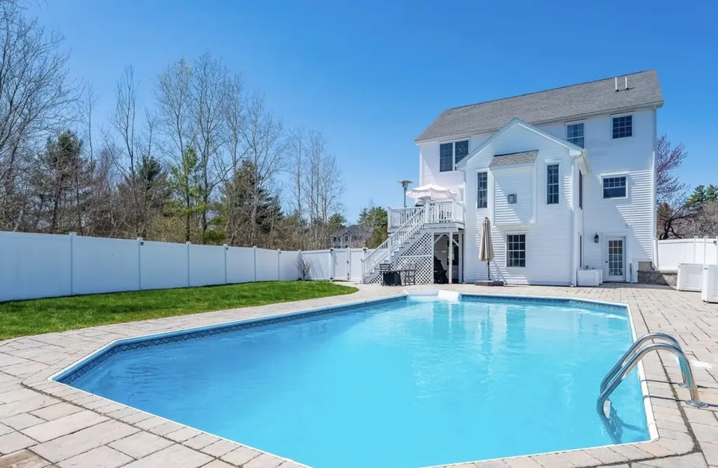 37 Ezras Way Dover NH 03820