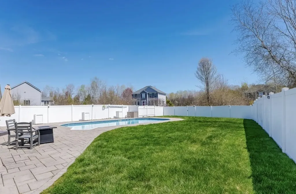 37 Ezras Way Dover NH 03820