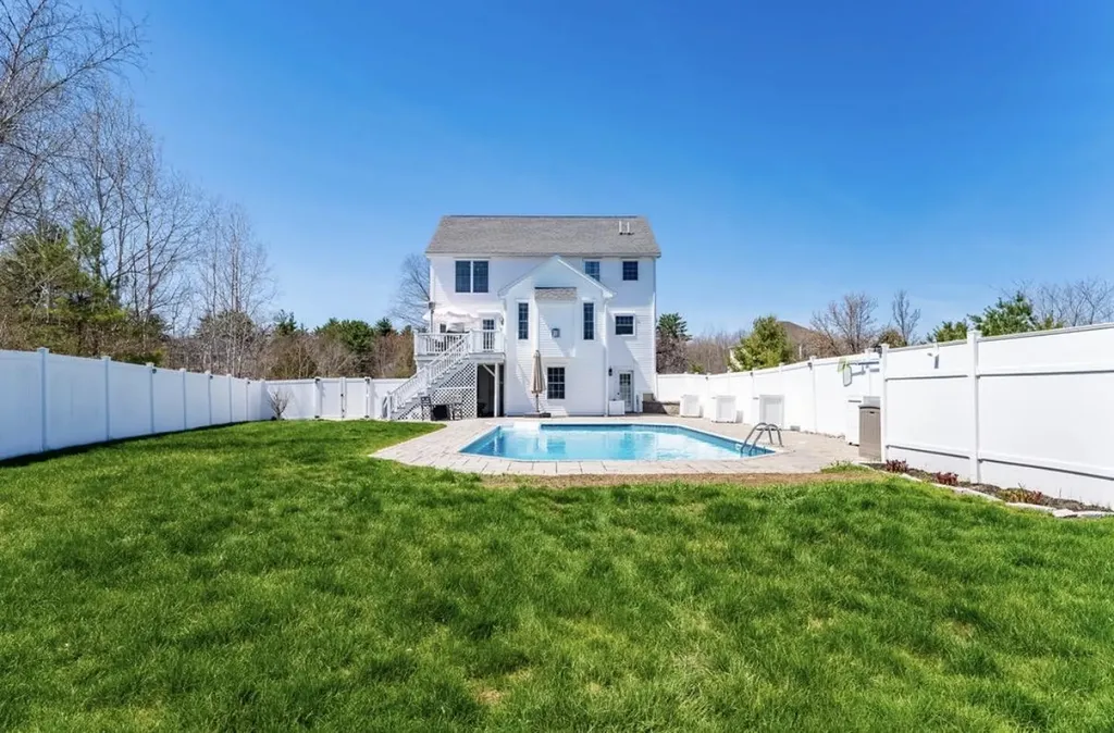 37 Ezras Way Dover NH 03820