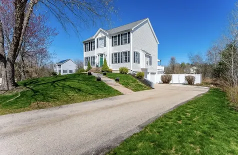 37 Ezras Way Dover NH 03820