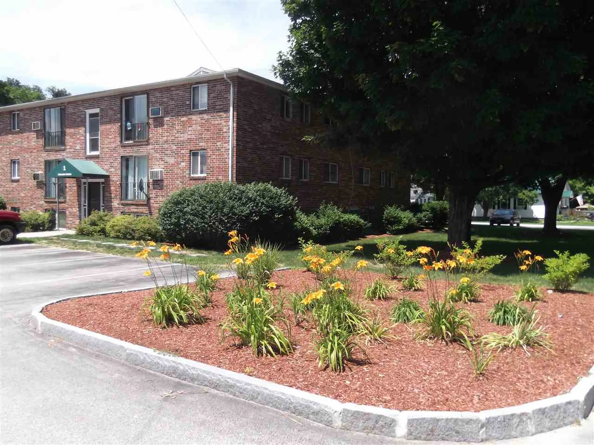 93 West Street Milford NH 03055