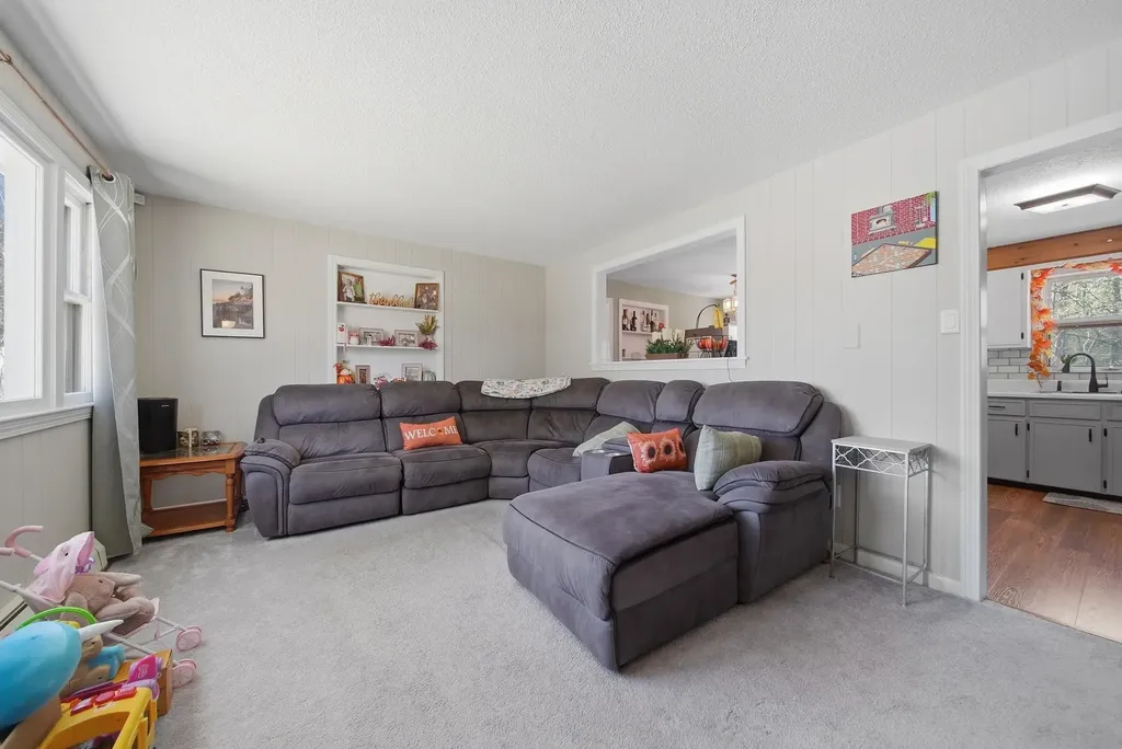 254 Normand Road Goffstown NH 03045