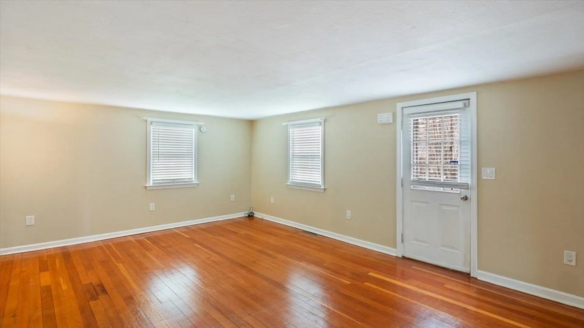 7 Westerdale Avenue Salem NH 03079