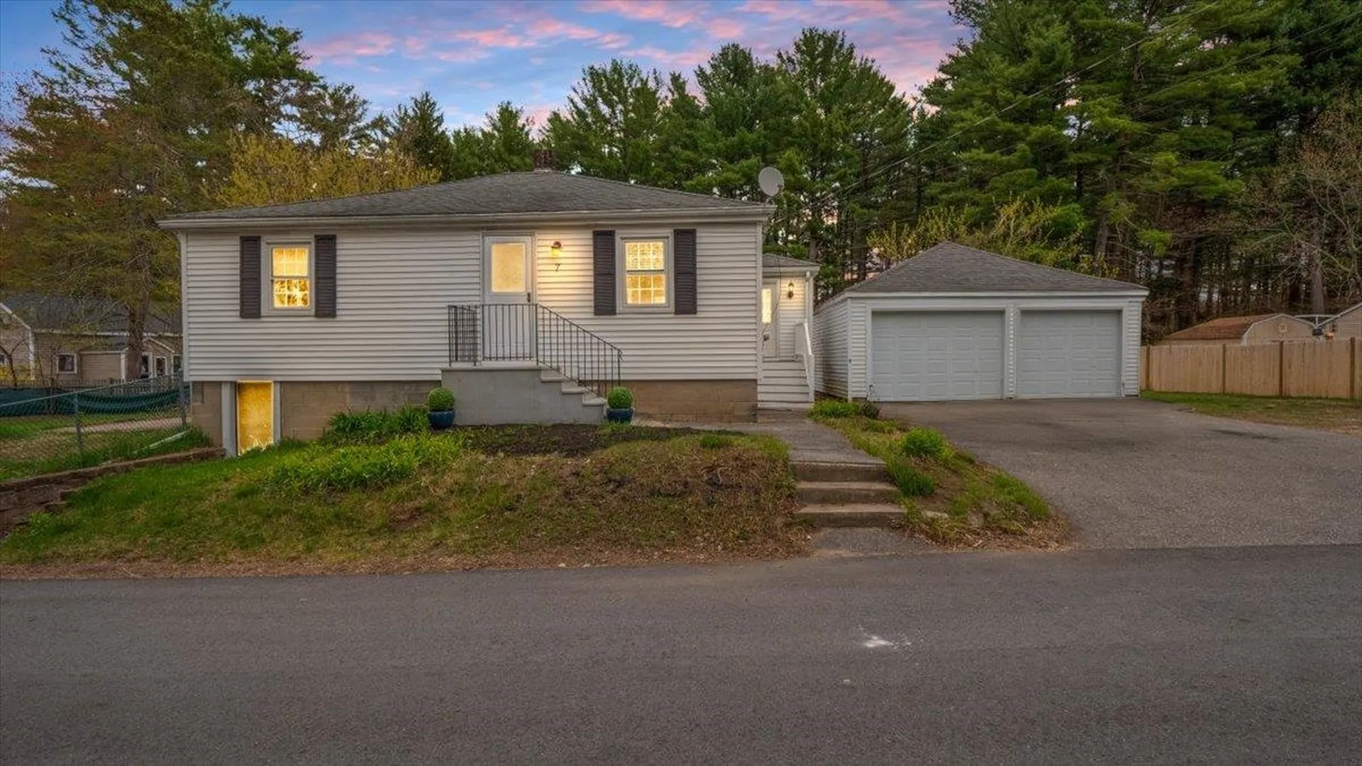 7 Westerdale Avenue Salem NH 03079