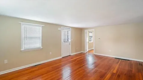 7 Westerdale Avenue Salem NH 03079