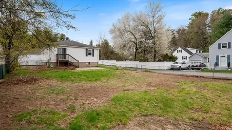 7 Westerdale Avenue Salem NH 03079